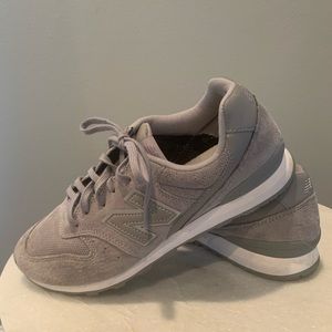 New balance 696 running tennis shoes
